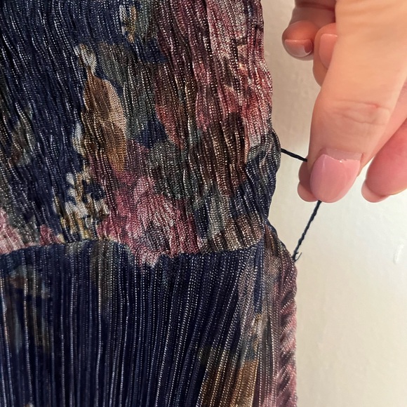 Navy Floral Shimmer Dress—Missing Belt, Size 4 - Picture 15 of 17